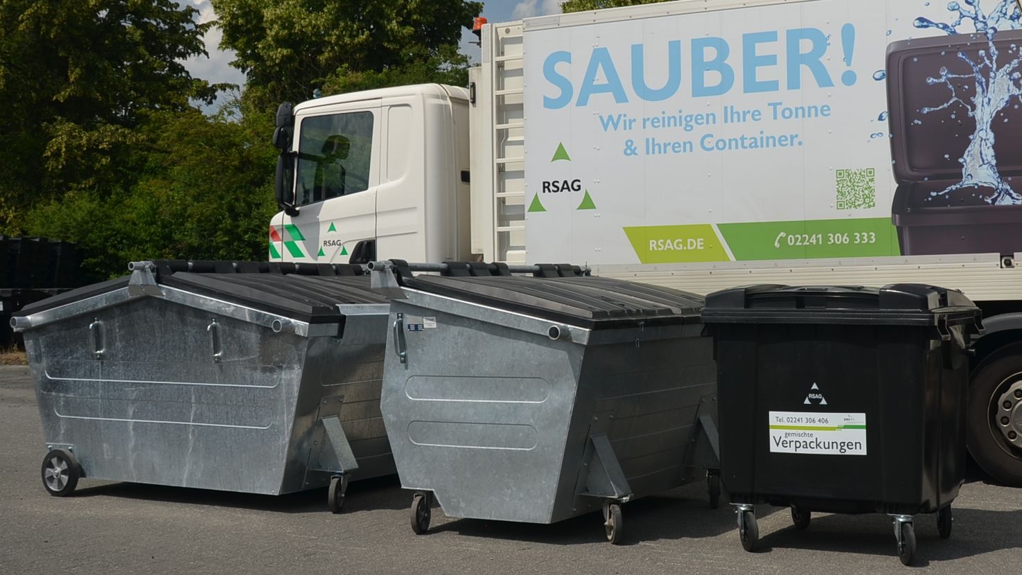 Umleerbehälter im Größenvergleich